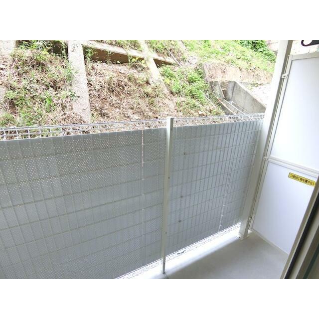 バルコニー　１階はテラスつき