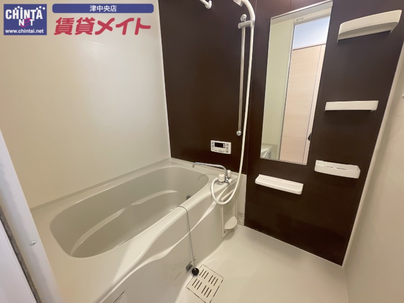 バス・シャワールーム　同型参考写真