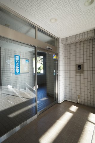 エントランス　清潔なエントランスです