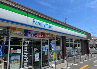 コンビニ　ファミリーマート（コンビニ）まで383m
