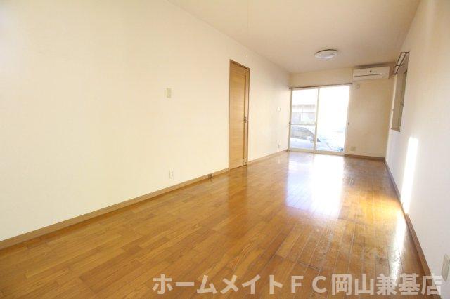 ＪＲ山陽本線 岡山駅 徒歩48分 2階建 築28年の居間写真