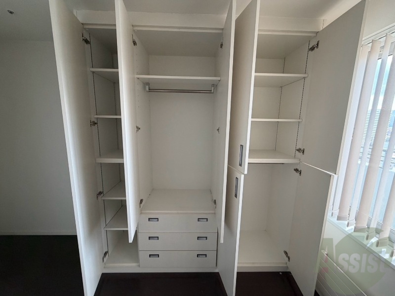 収納　寝室の収納です。部屋がすっきり片付きます。