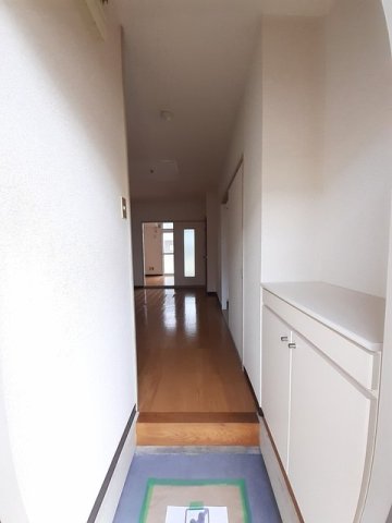 玄関　収納もある玄関です