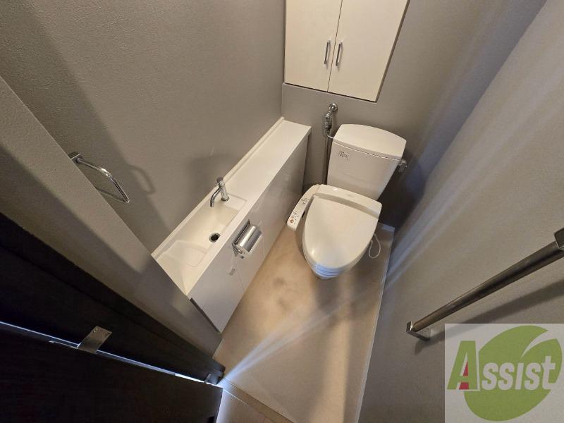 トイレ　こちらはトイレです。清潔感があり、安心して使用できます。
