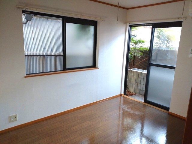 居室・リビング　★明るい２面採光のお部屋です★