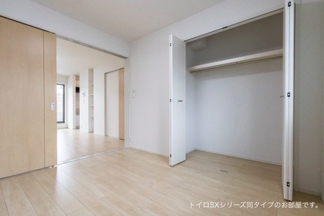 収納　同一施工会社同一仕様写真
