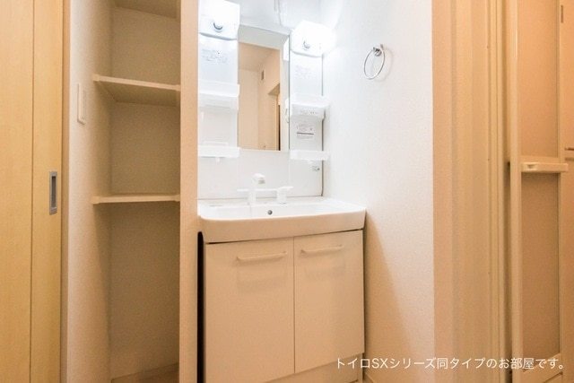 洗面設備　同一施工会社同一仕様写真