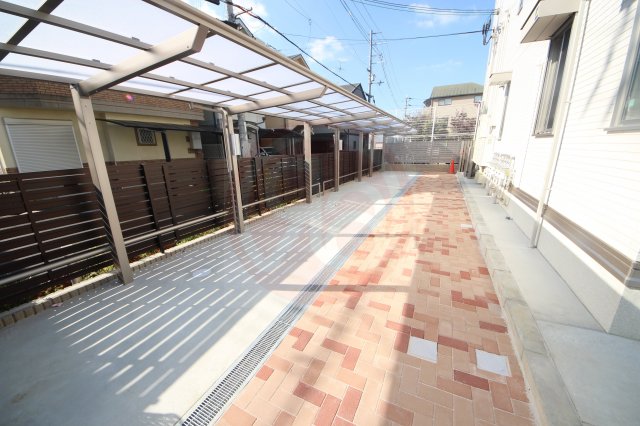 ＪＲおおさか東線 衣摺加美北駅 徒歩8分 3階建 築6年の外観写真