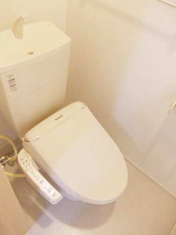 トイレ　落ち着いたトイレです