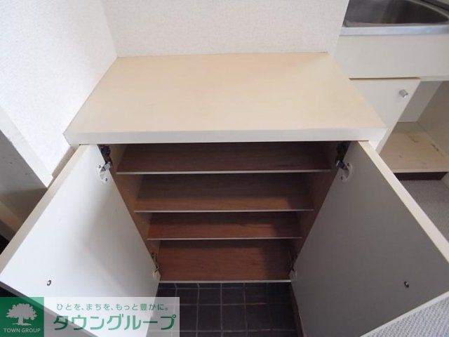 収納　靴入