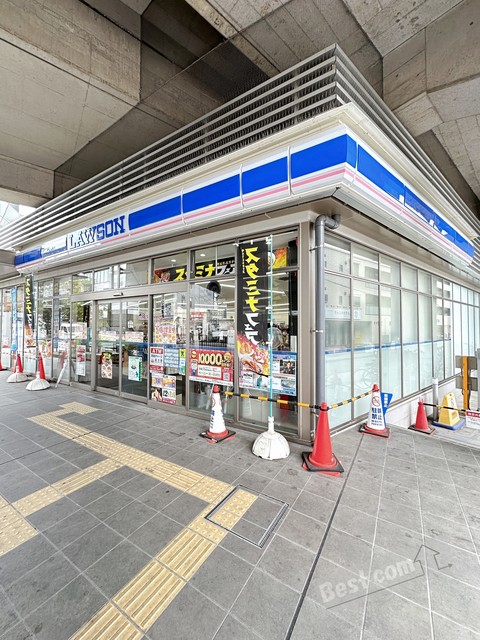 コンビニ　ローソン 南海七道駅前店（コンビニ）まで137m