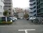 駐車場　敷地内に駐車場完備。