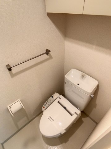 トイレ　「温水洗浄便座」