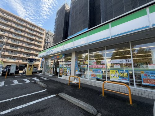 コンビニ　ファミリーマート　スリーウェル新横浜店（コンビニ）まで277m