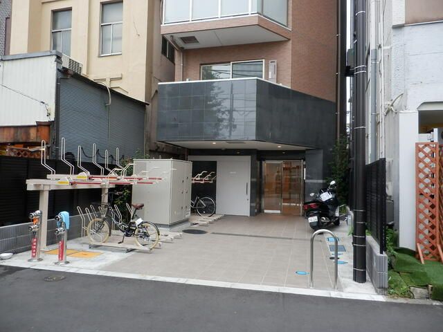 駐車場　駐車場に車を止められます