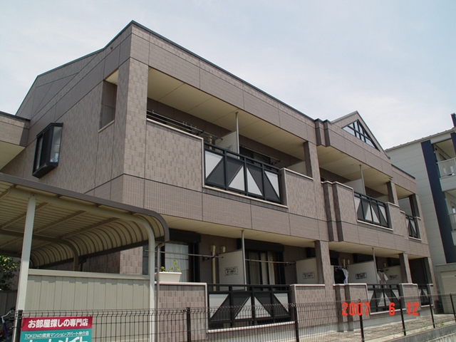 建物外観　飽きの来ないタイル調☆