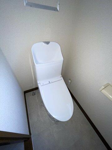 トイレ　落ち着いた色調のトイレです♪