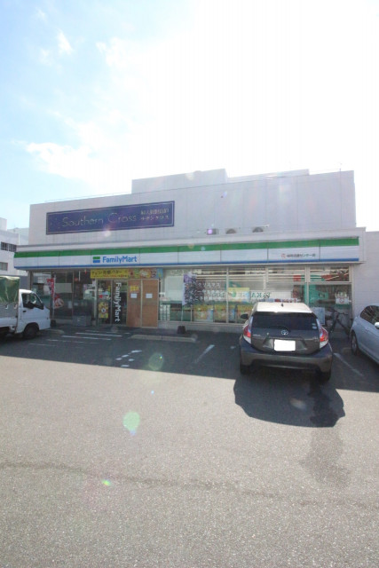 コンビニ　ファミリーマート　福岡箱崎公園前店（コンビニ）まで180m