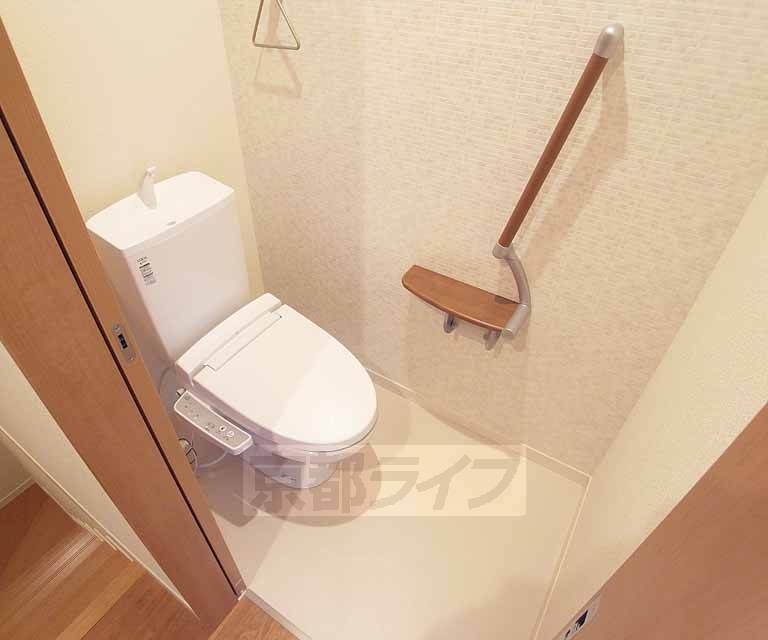 トイレ　温水洗浄便座付きで快適なトイレライフを！