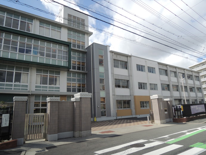 小学校　岡山市立鹿田小学校（小学校）まで614m