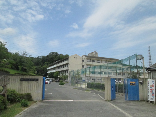 中学校　四條畷市立田原中学校（中学校）まで205m
