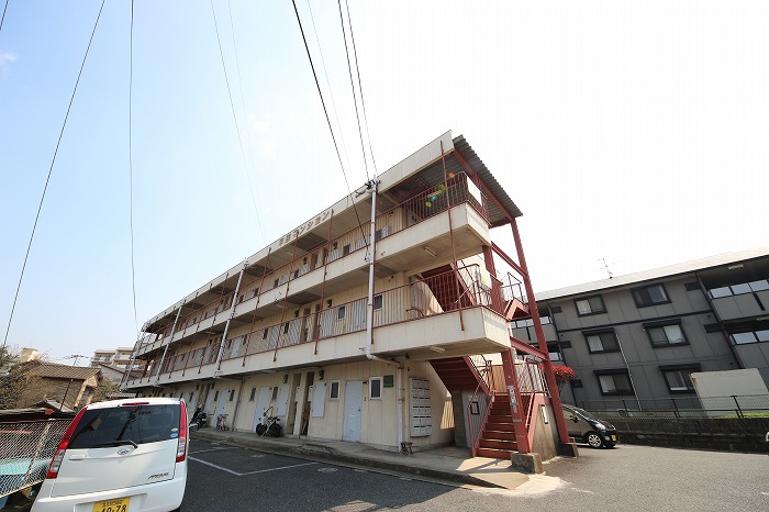 平原マンションの建物外観