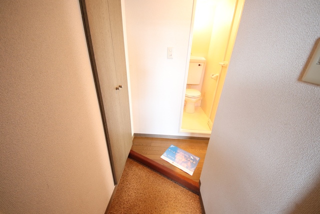 メゾン甲子園EASTの玄関写真