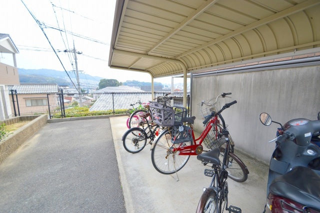 コンビニ　ファミリーマート安芸鶴江店（コンビニ）まで494m