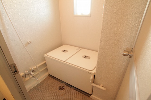 バス・シャワールーム　まどのある浴室