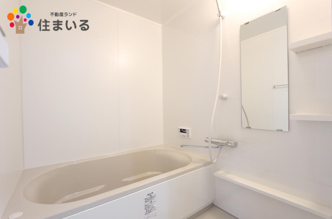 バス・シャワールーム　※同社施工の類似物件の写真です。