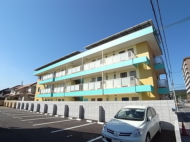 姫路市飾磨区付城のマンションの建物外観