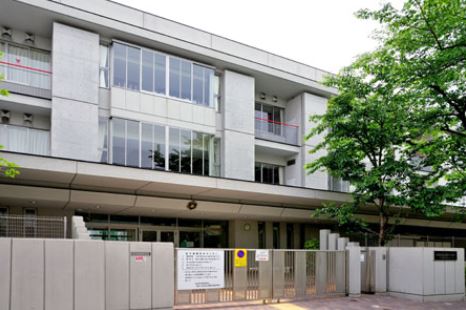 小学校　世田谷区立駒沢小学校（小学校）まで469m