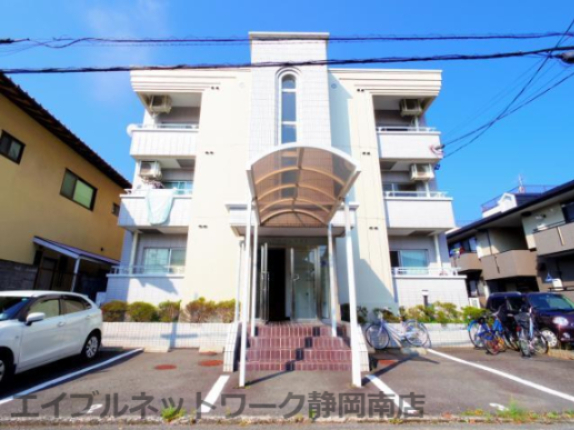 建物外観　落ち着いた雰囲気の外観です