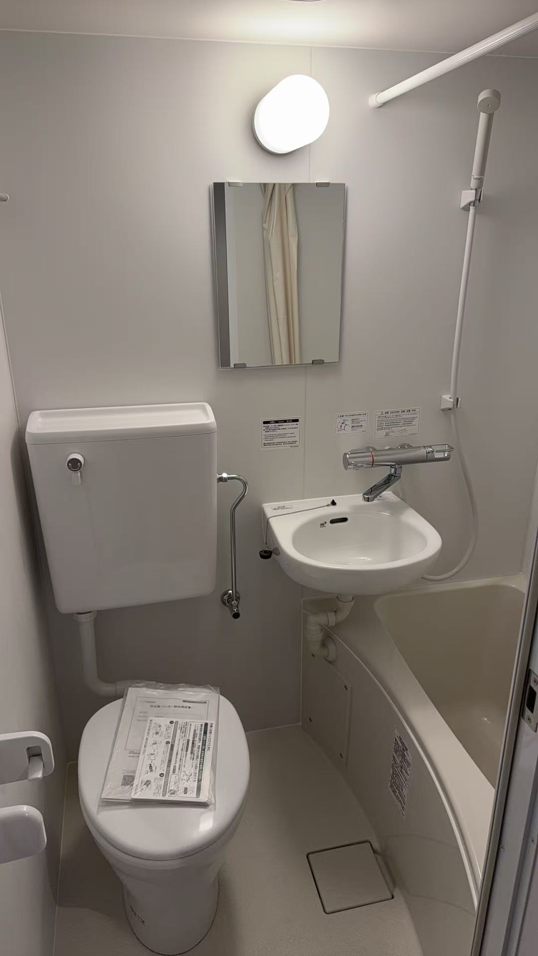 バス・シャワールーム　新規交換しました！