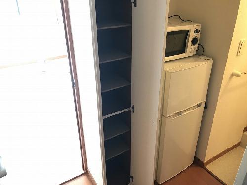 玄関　下駄箱はキッチン横に設置