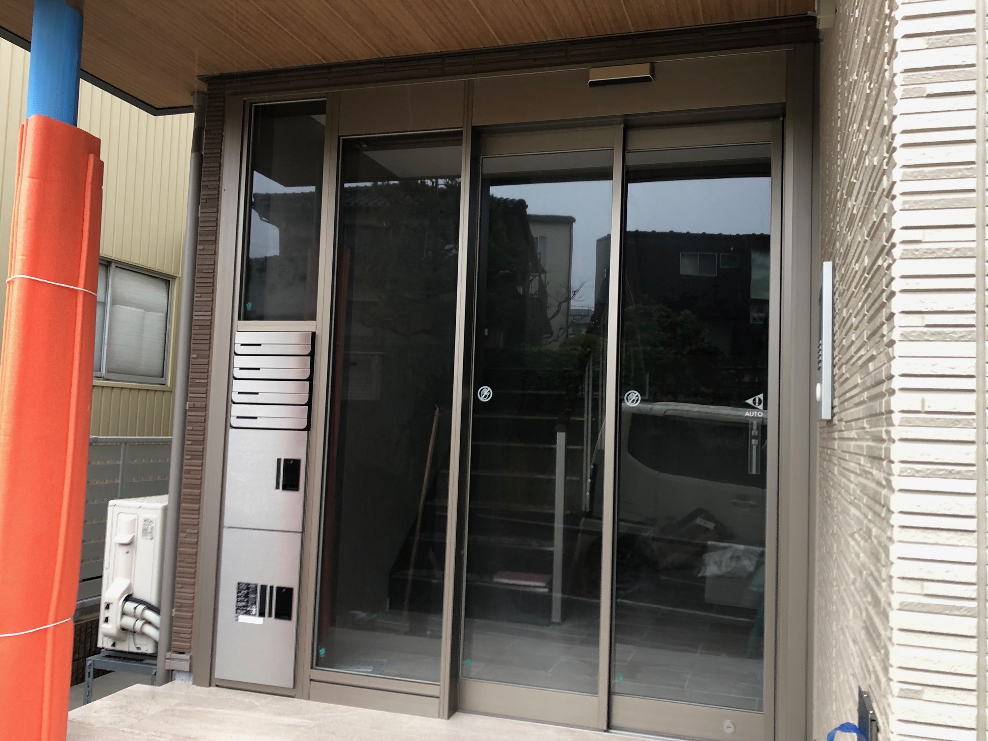 エントランス　自動ドア