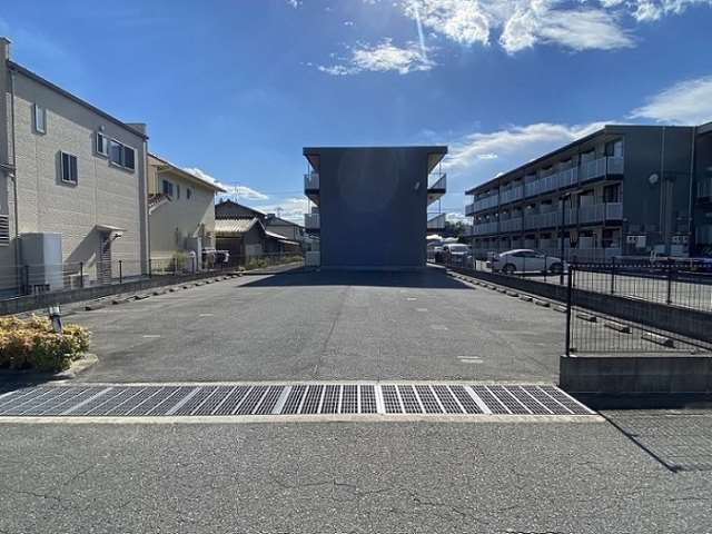 駐車場　エントランス