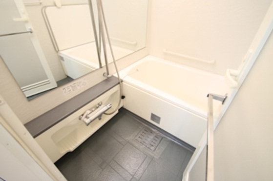 バス・シャワールーム　バスルーム