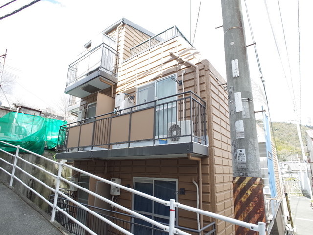 神戸市兵庫区里山町のマンションの建物外観