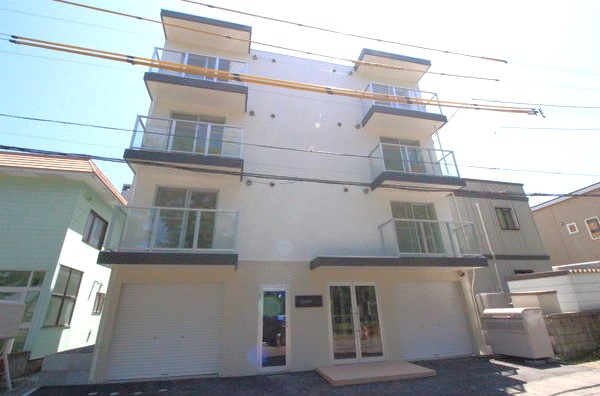 札幌市西区琴似四条のマンションの建物外観