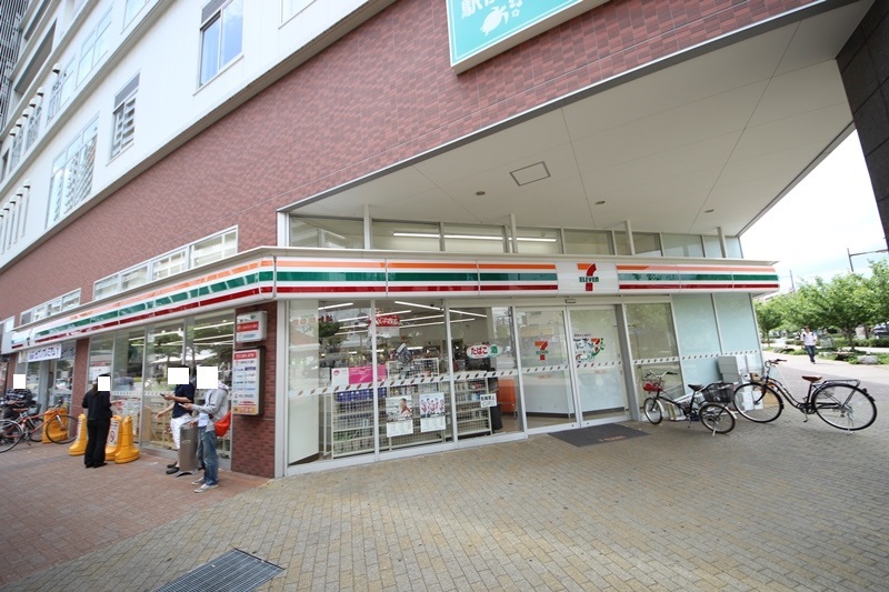コンビニ　セブンイレブン尼崎潮江1丁目店（コンビニ）まで150m