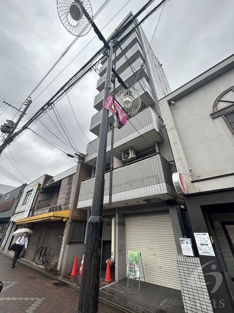 京都市上京区尼ケ崎横町のマンションの建物外観