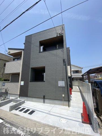 【ベルセカンドの建物外観】