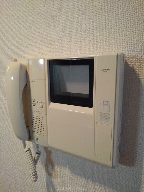 セキュリティ　モニター付きドアホンで安心です。