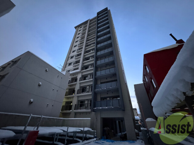 札幌市東区北十七条東のマンションの建物外観