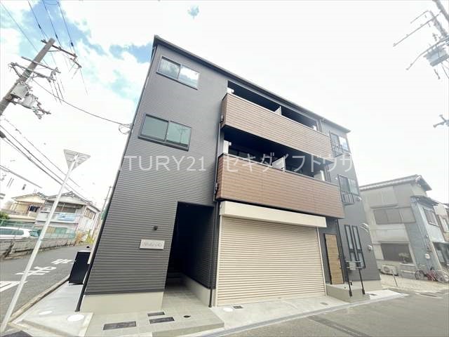 建物外観　2WAYアクセス可能・インターネット無料