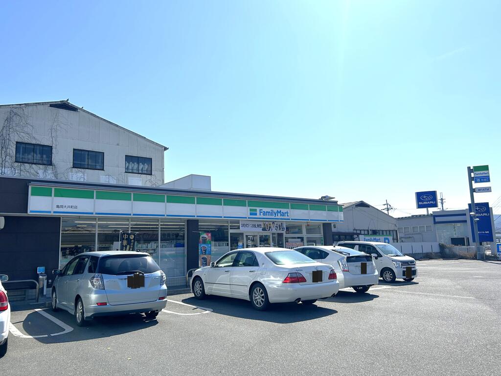 コンビニ　ファミリーマート亀岡大井町店（コンビニ）まで358m