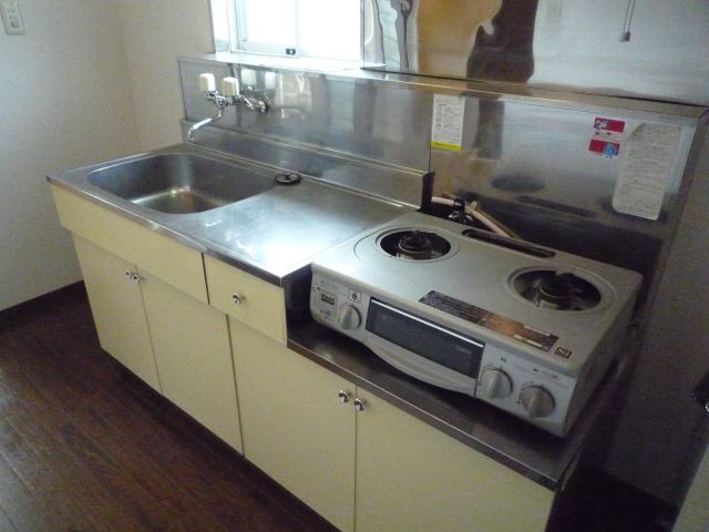 キッチン　調理スペースもあるキッチンです。