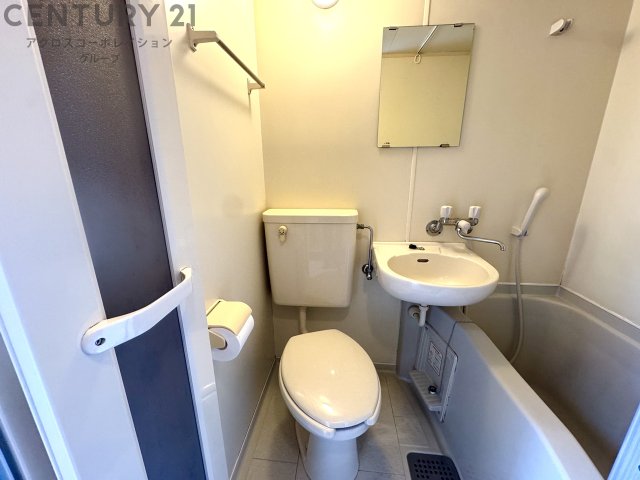 トイレ　洗面台もあって便利！