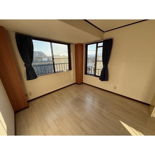 居室・リビング　２面採光